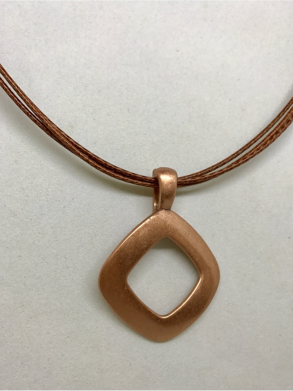 NWOT Premier Designs Copper-Tone magnetic Pendant Necklace - Picture 2 of 3